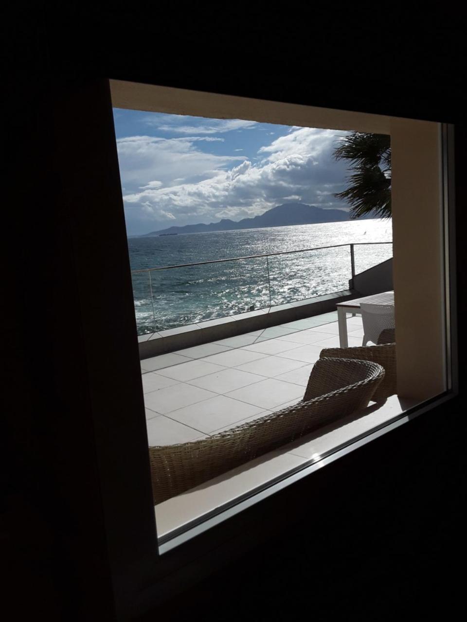 Punta Carnero Hostal Algeciras Bagian luar foto